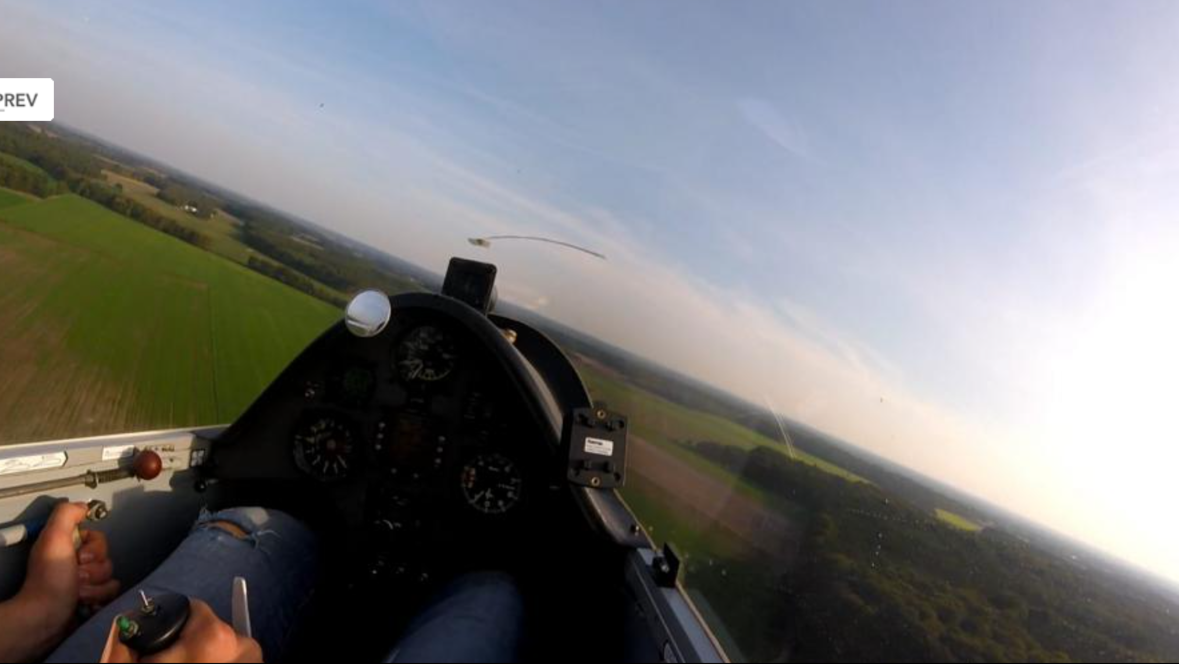 Segelflugzeug im Seitengleitflug